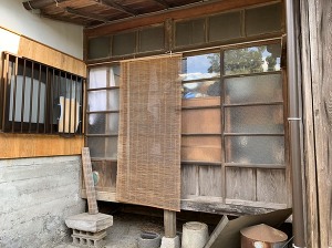 木製の掃き出し窓